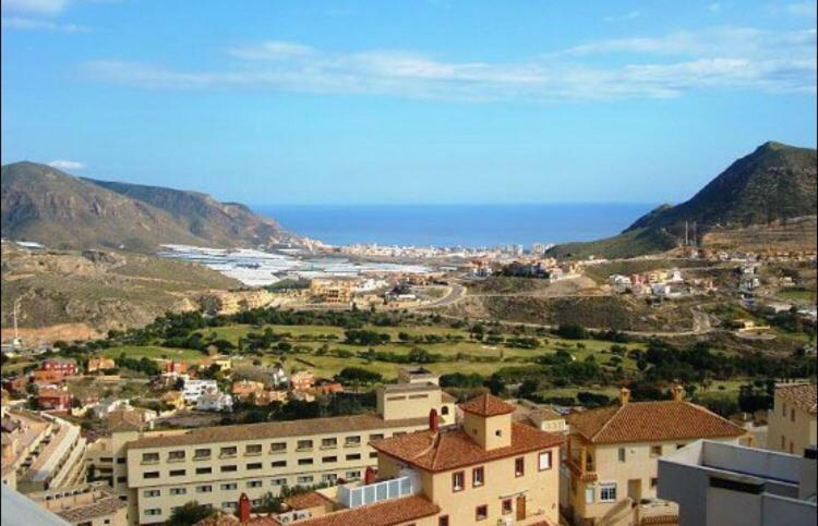 Apartamentos Deluxe Roquetas De Mar Con Golf Y Piscina Climatizada, Parking Privado Vícar Eksteriør billede